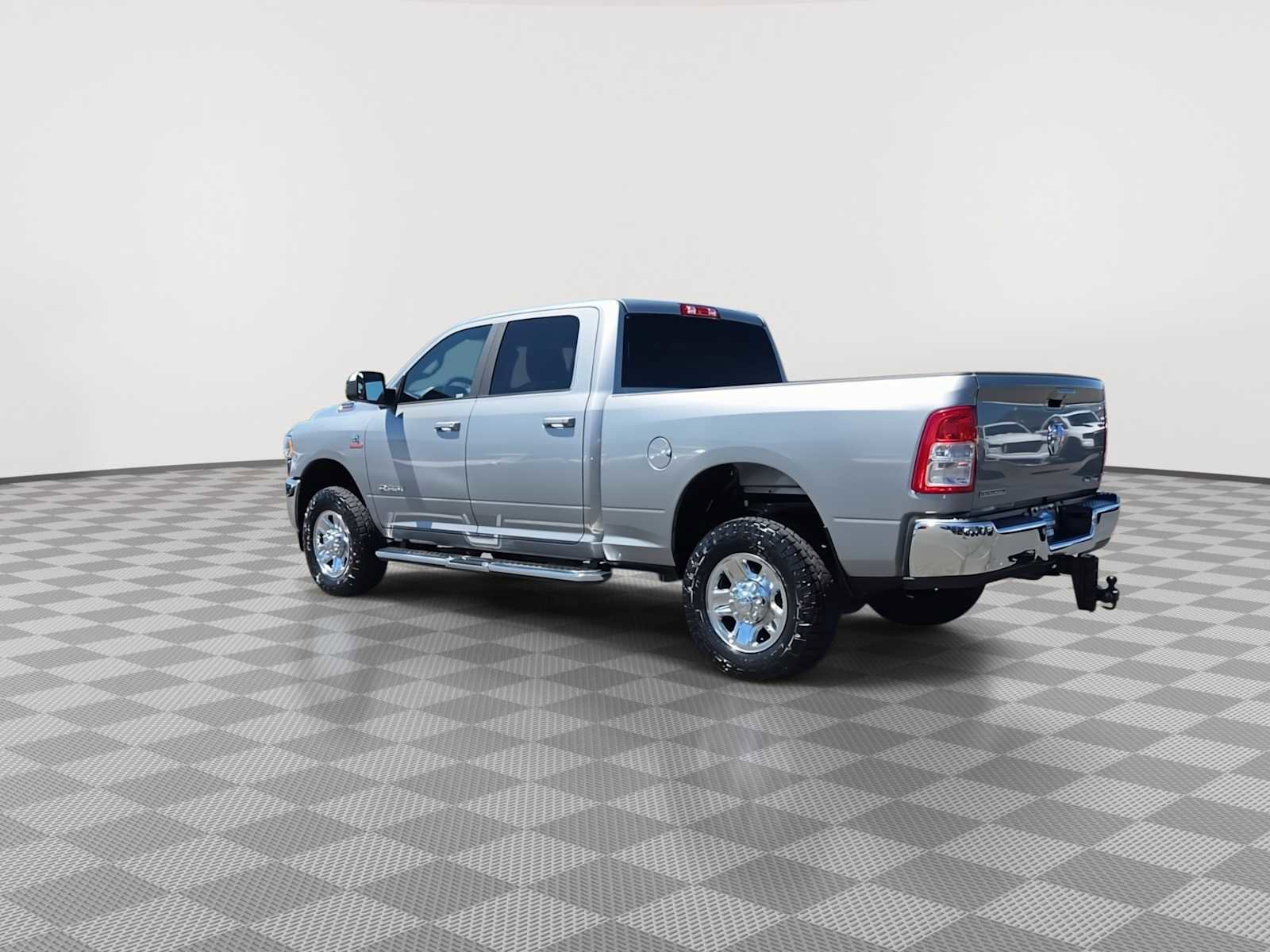 Used 2022 RAM 2500 Big Horn AWD/4WD image 6
