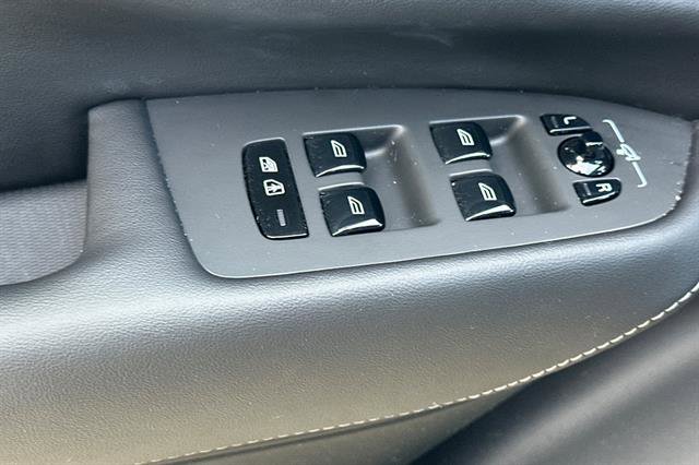 Certified 2023 Volvo XC90 T8 Ultimate w/ Protection Package Premier image 11