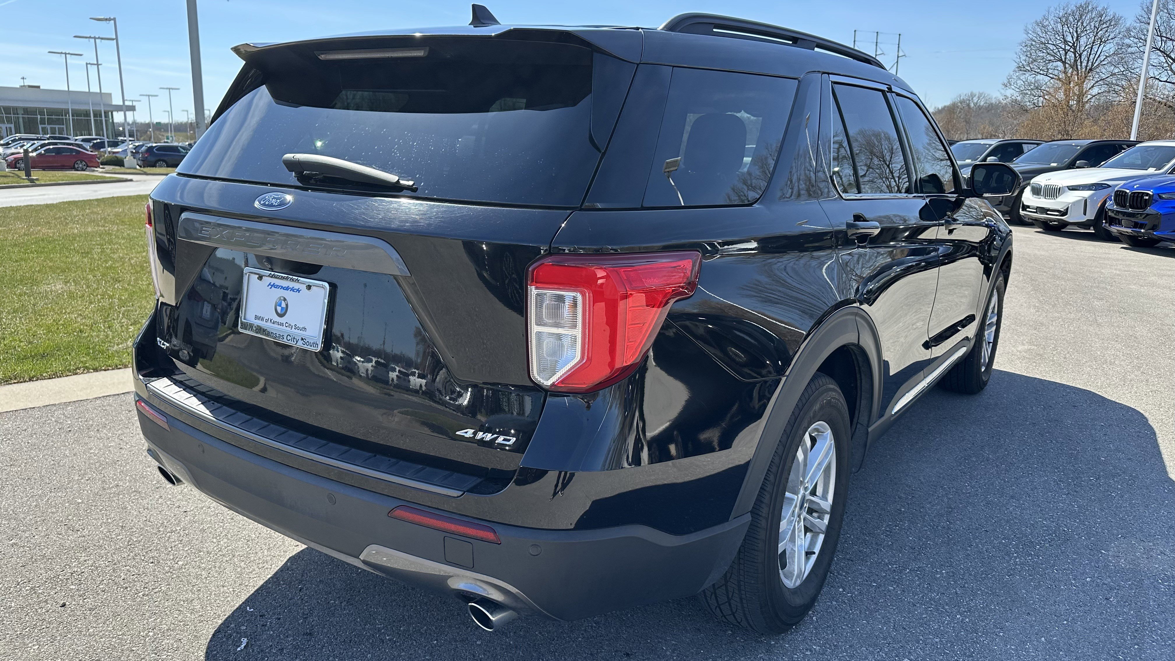 Used 2022 Ford Explorer XLT w/ Equipment Group 202A image 10