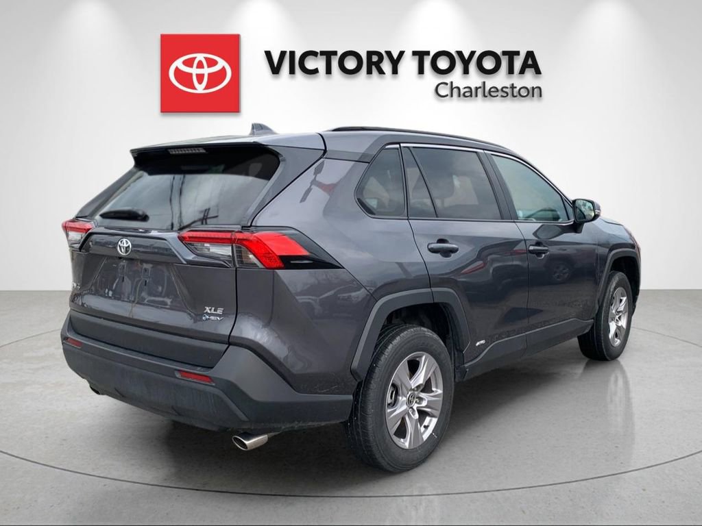 Used 2025 Toyota RAV4 XLE image 7