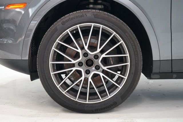 Used 2021 Porsche Cayenne AWD/4WD image 10