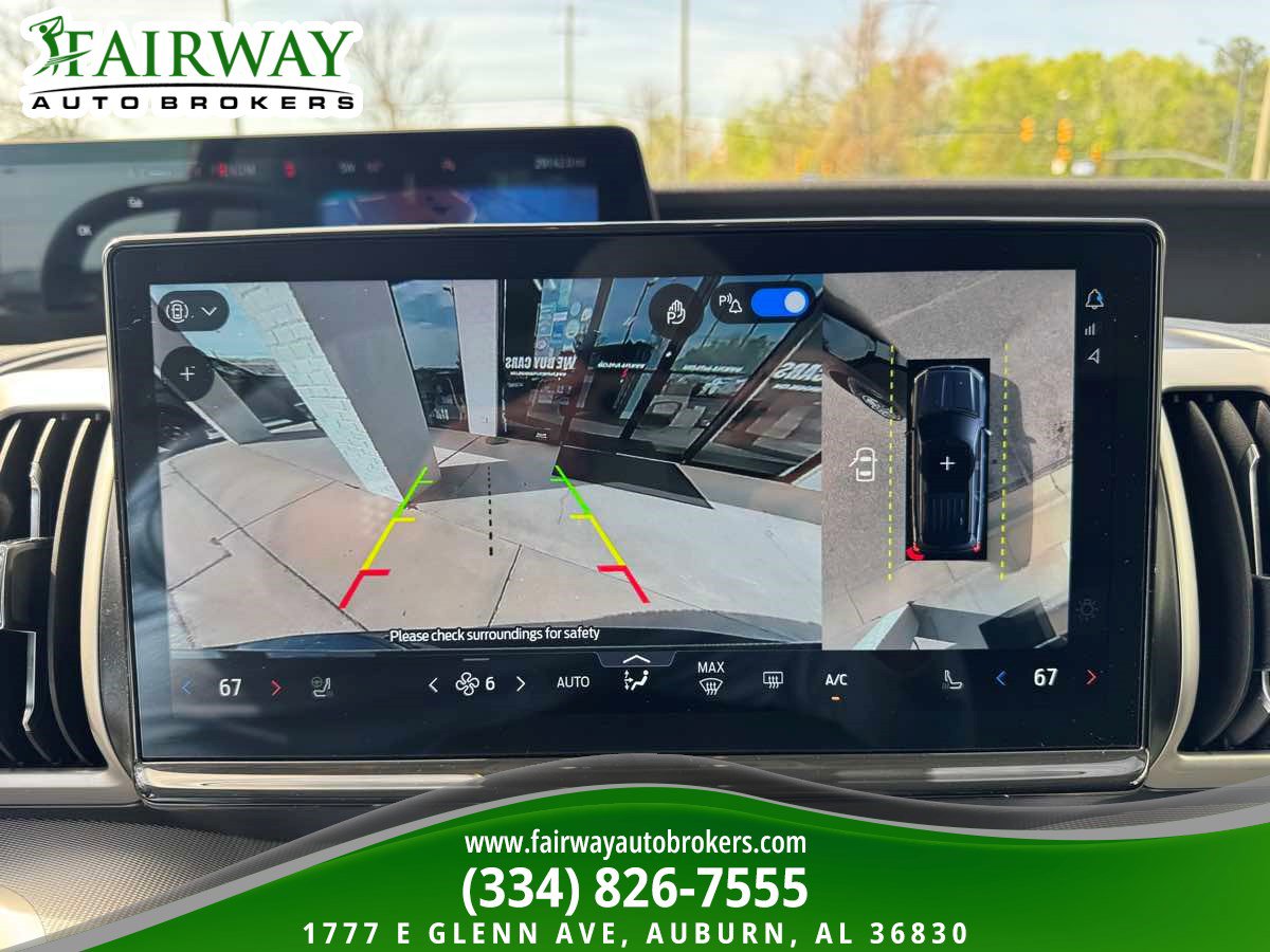 Used 2025 Ford Expedition Active image 24