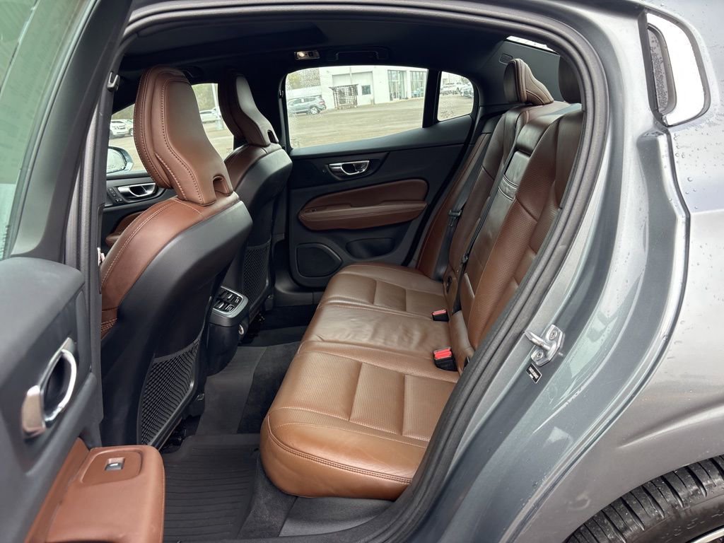 Used 2019 Volvo S60 T6 Inscription image 24