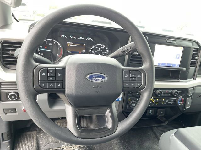 New 2025 Ford F550 4x4 Regular Cab Super Duty image 16