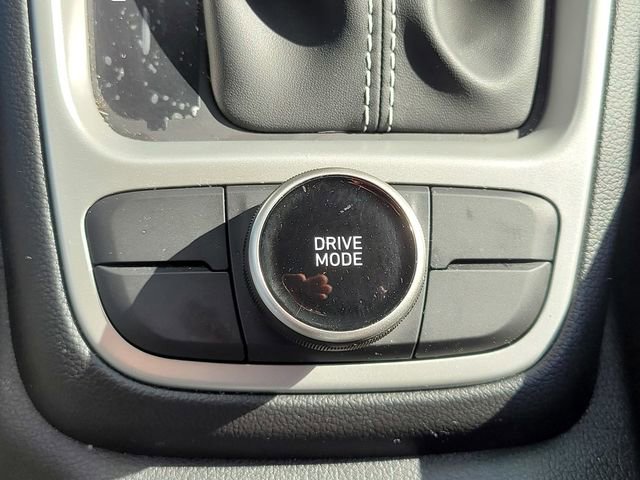 Certified 2025 Hyundai Venue SEL image 22