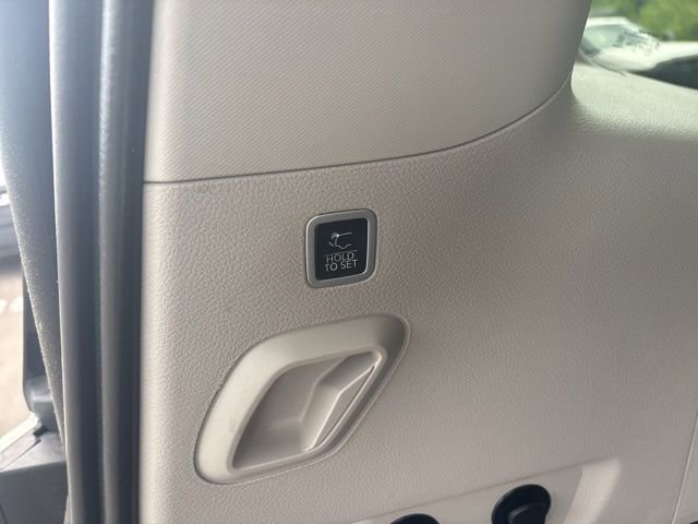 Used 2022 Jeep Wagoneer Series I w/ Premium Group I AWD/4WD image 15