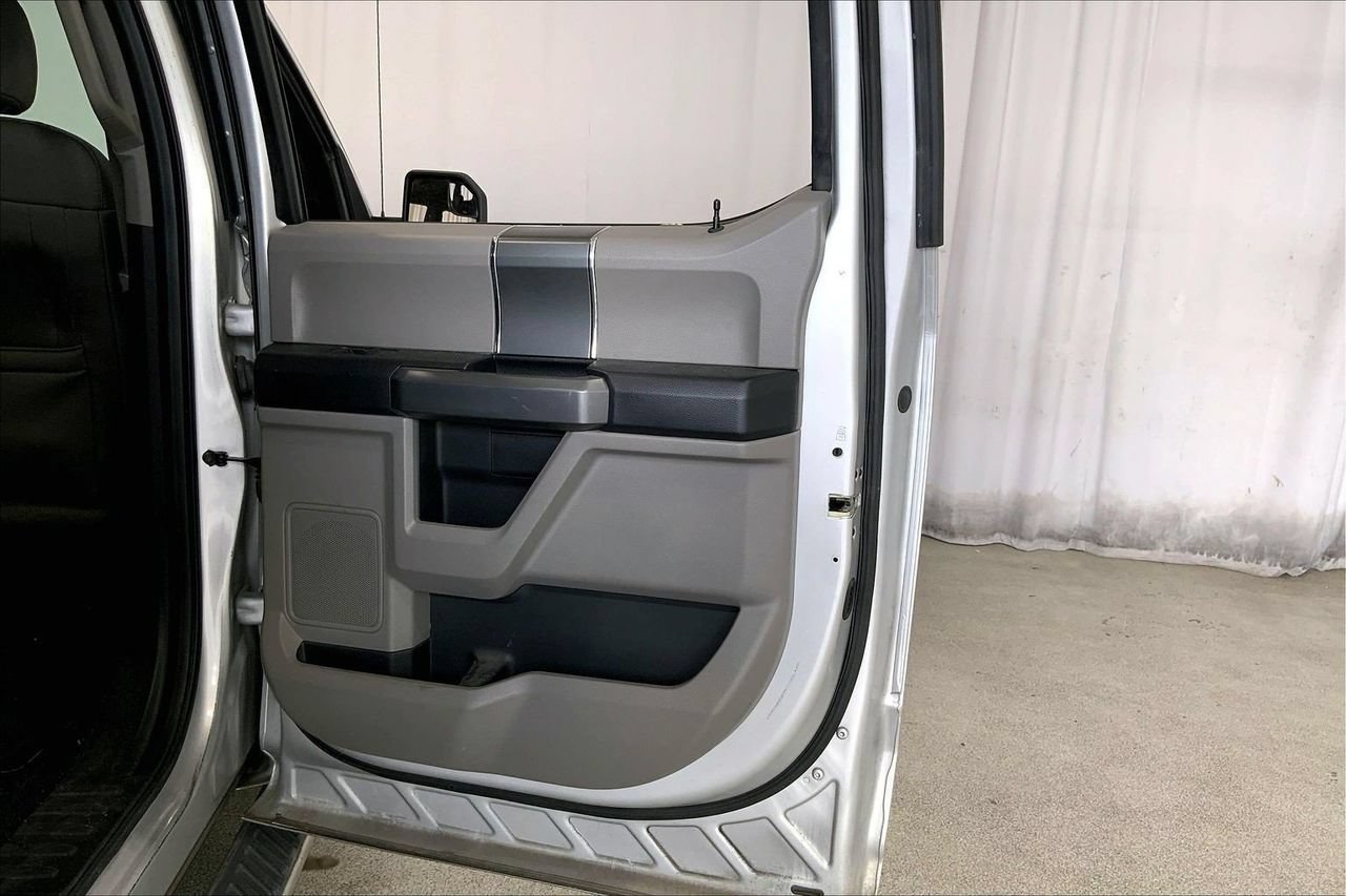Used 2016 Ford F150 XLT w/ Equipment Group 302A Luxury RWD image 23