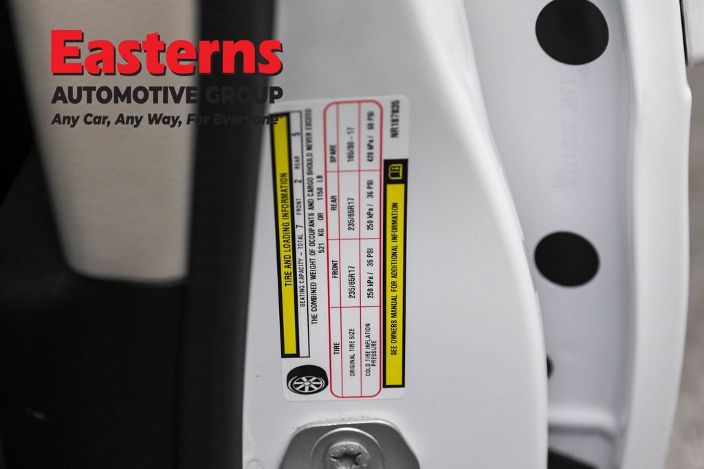 Used 2022 Chrysler Voyager LX image 32