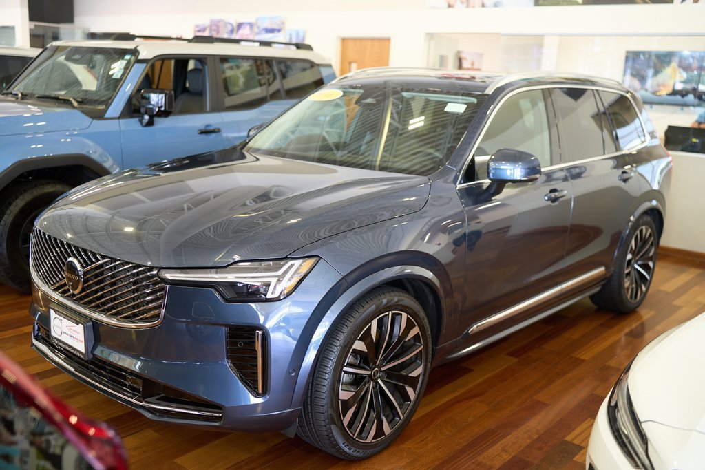 New 2025 Volvo XC90 B6 Ultra w/ Lounge Package image 1