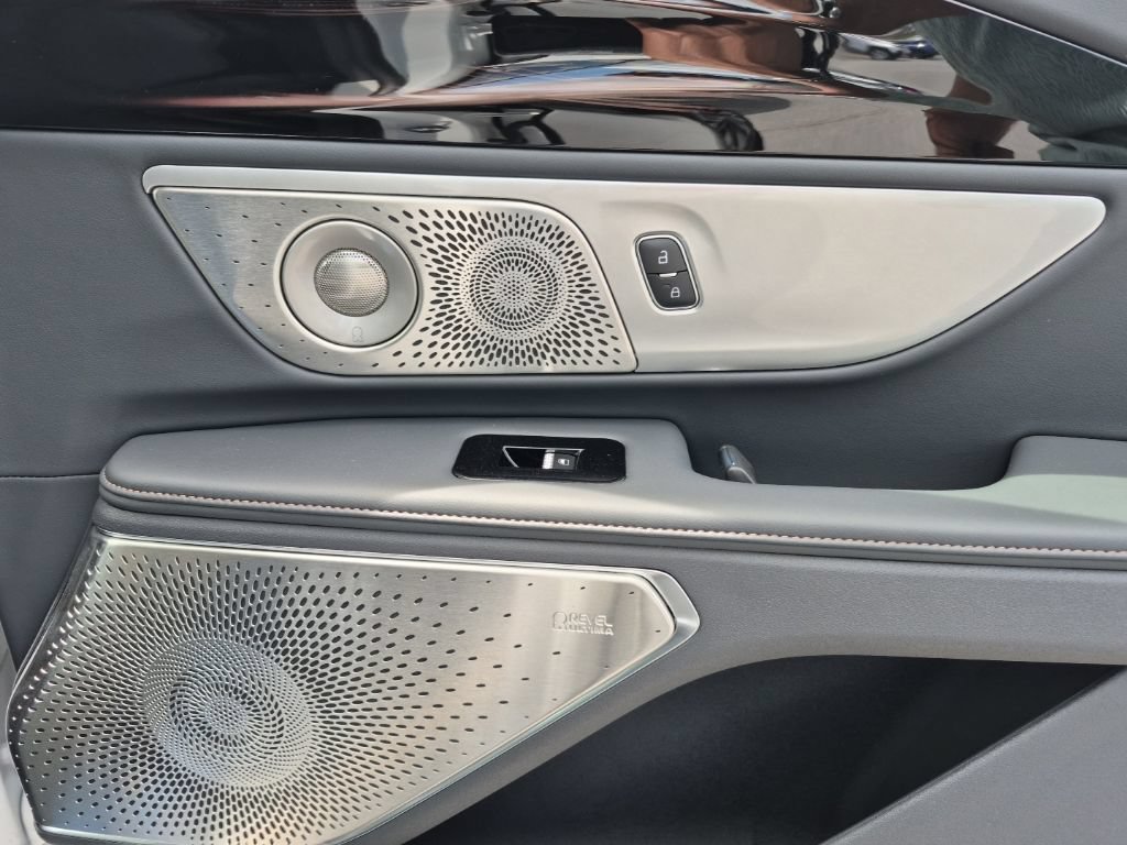 New 2026 Lincoln Nautilus Reserve AWD/4WD image 15
