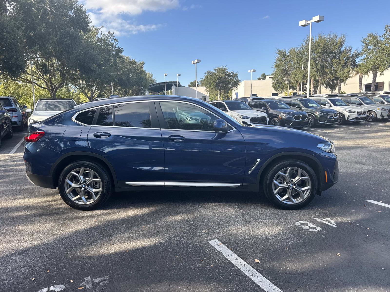 Certified 2025 BMW X4 xDrive30i image 3