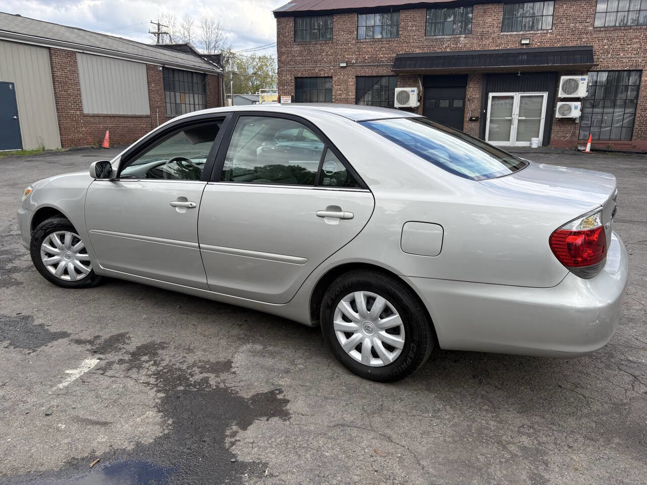 Used 2005 Toyota Camry FWD image 17