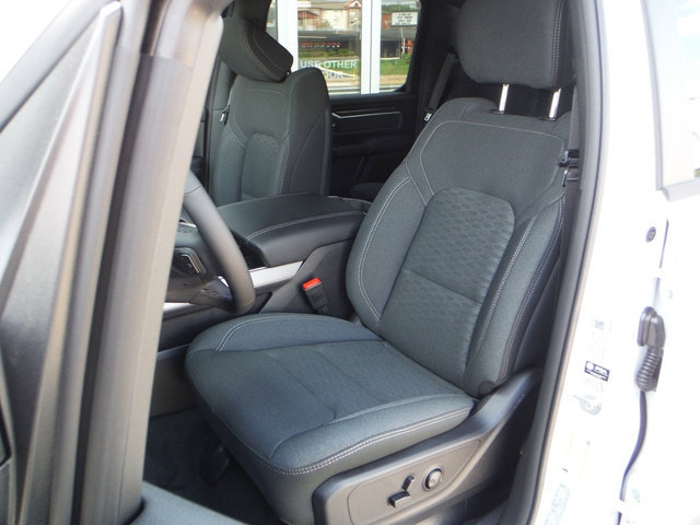 New 2027 RAM 1500 4x4 Crew Cab image 4