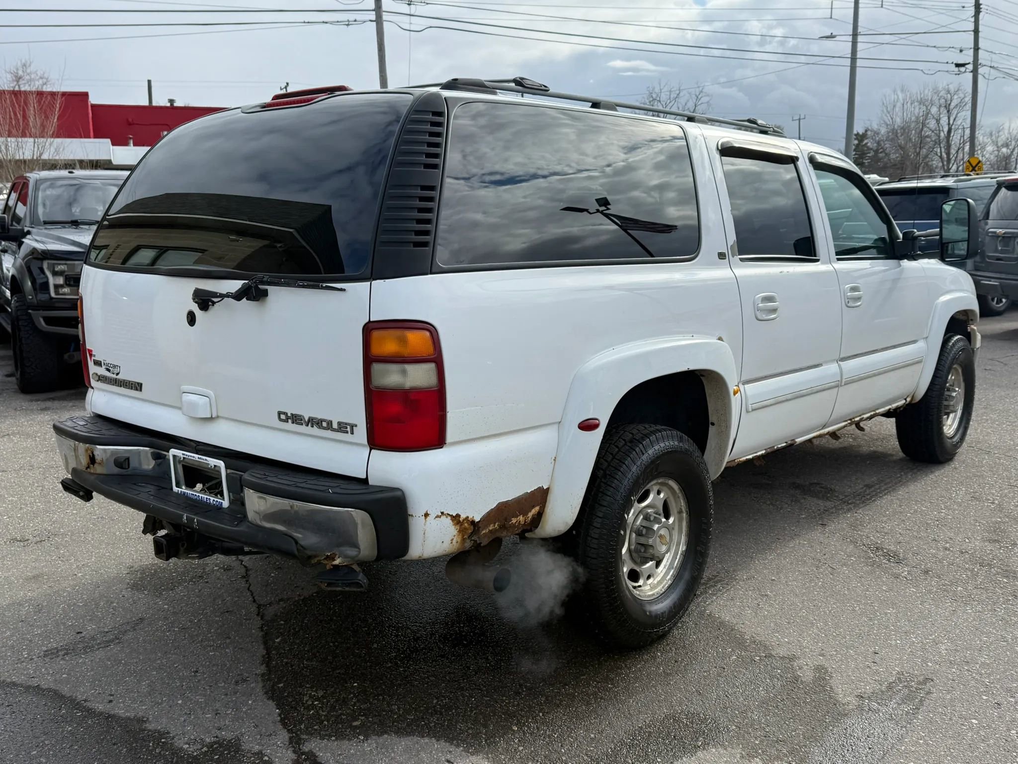 Used 2003 Chevrolet Suburban 2500 LT w/ LT Preferred Equipment Group AWD/4WD image 5