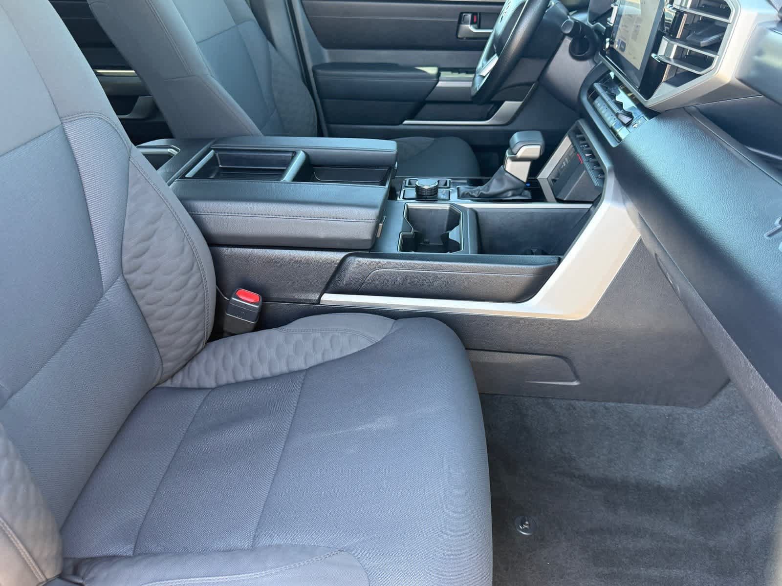 Used 2025 Toyota Tundra SR5 AWD/4WD image 32