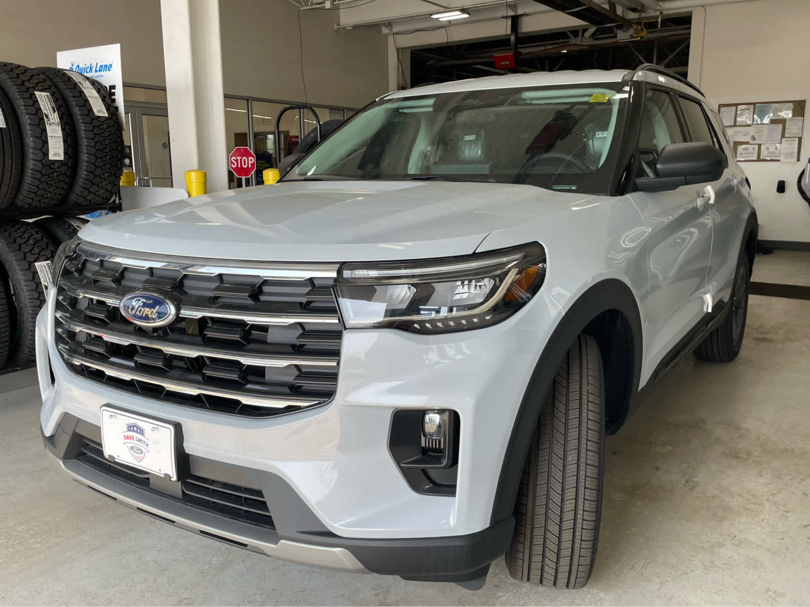 New 2026 Ford Explorer Active w/ Active Comfort Package AWD/4WD image 4