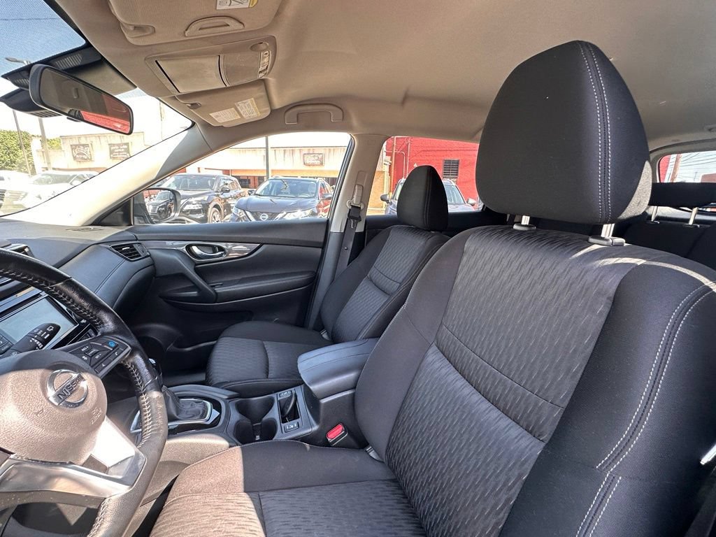 Used 2020 Nissan Rogue SV w/ Premium Package FWD image 12