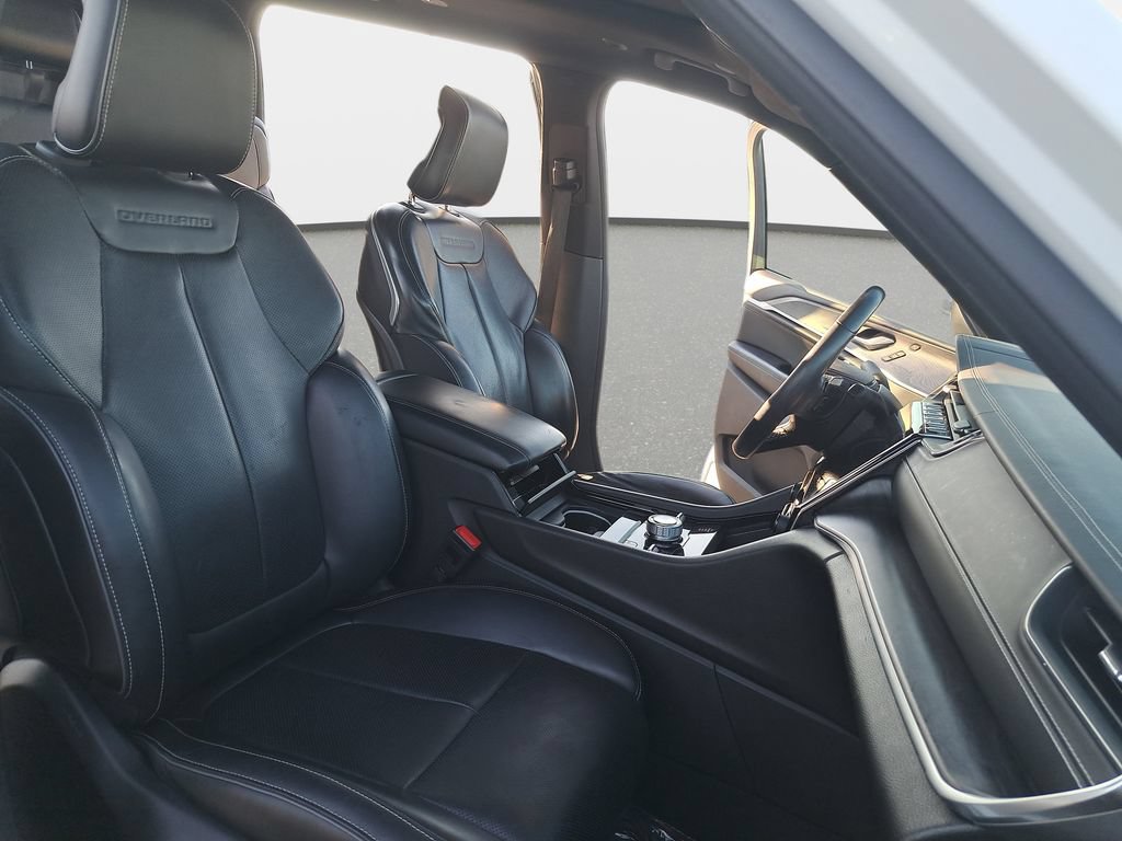 Certified 2023 Jeep Grand Cherokee L Overland w/ Advanced Protech Group III AWD/4WD image 11