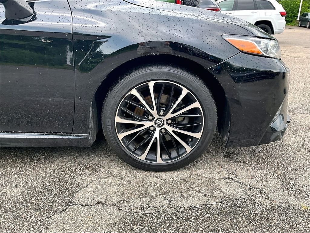 Used 2020 Toyota Camry SE FWD image 7