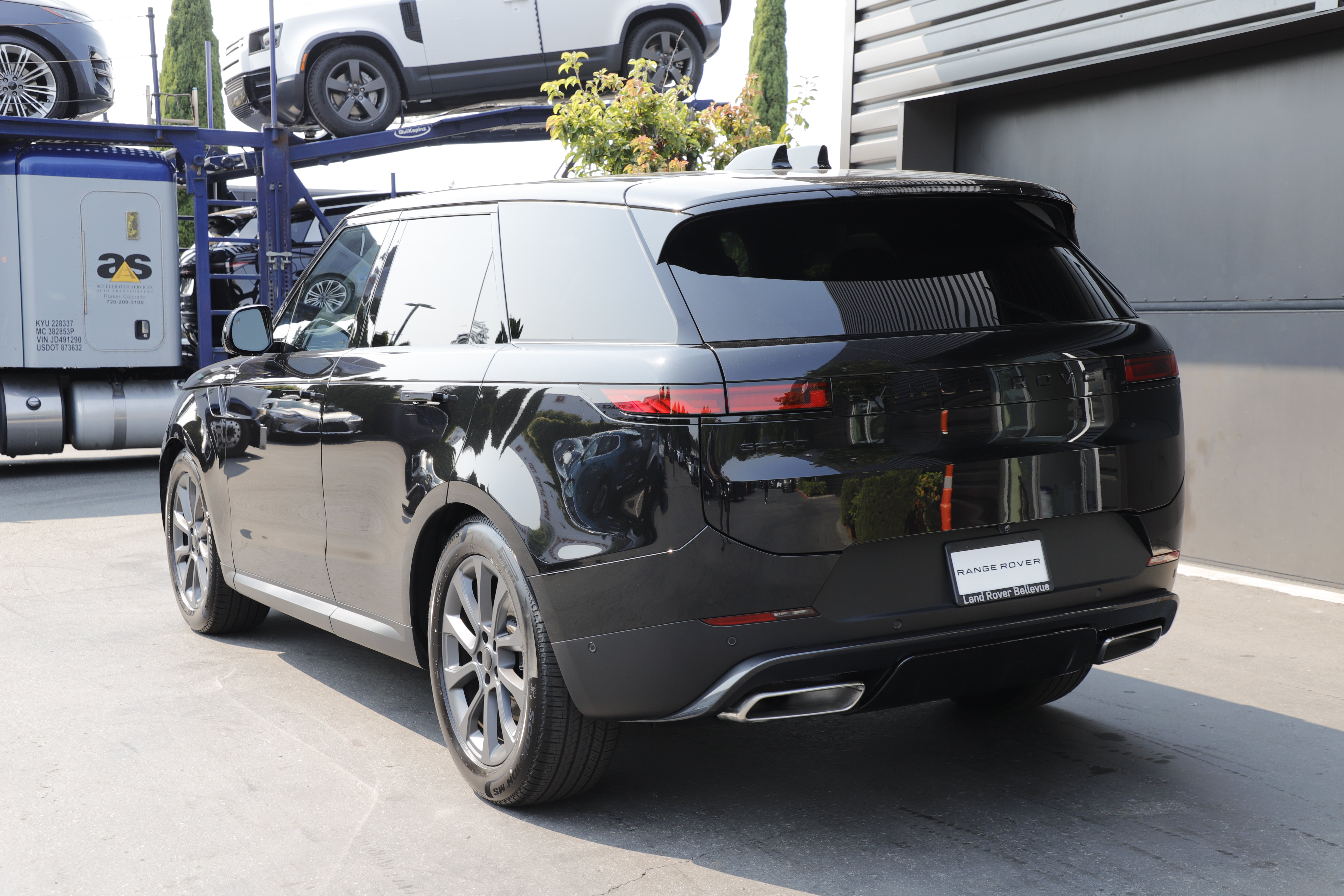 New 2026 Land Rover Range Rover Sport SE AWD/4WD image 6