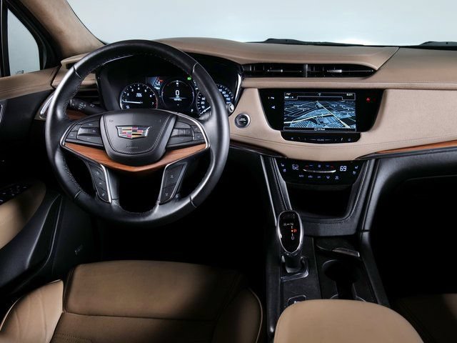 Used 2018 Cadillac XT5 Platinum w/ Driver Assist Package AWD/4WD image 11