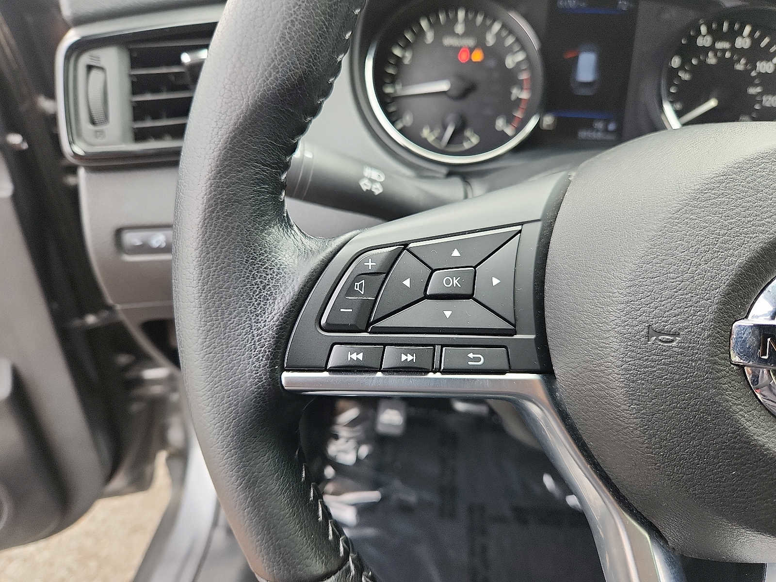 Used 2020 Nissan Rogue SV AWD/4WD image 20