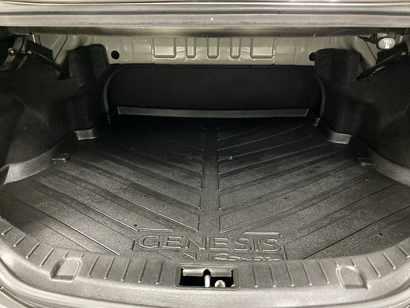 Used 2014 Hyundai Genesis 2.0T image 11