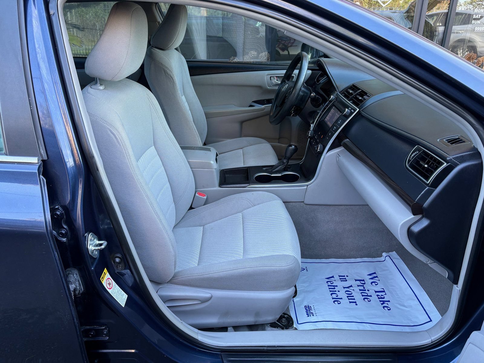 Used 2015 Toyota Camry LE FWD image 23