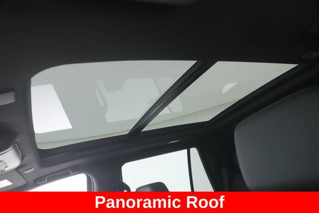 Used 2023 Chevrolet Tahoe Z71 w/ Z71 Off-Road Package AWD/4WD image 18