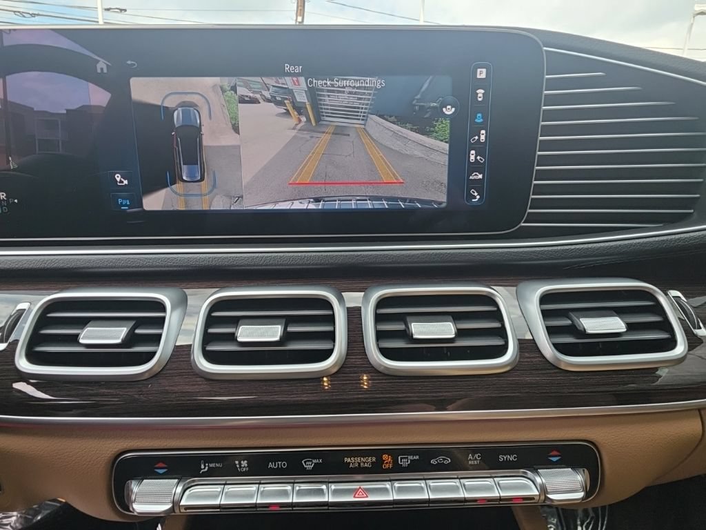 Used 2024 Mercedes-Benz GLS 450 4MATIC image 22