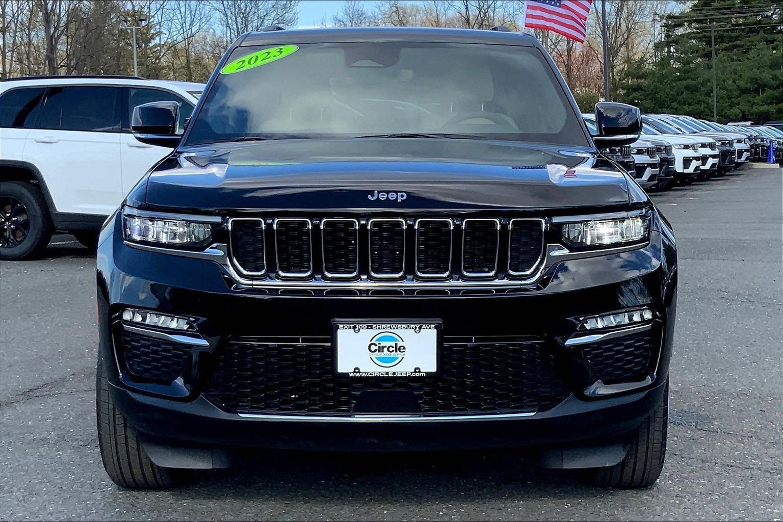 Certified 2023 Jeep Grand Cherokee Limited image 3