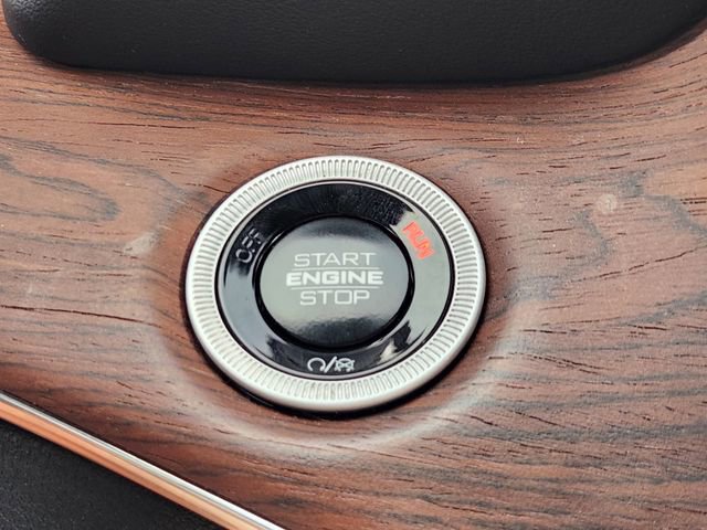 Used 2024 Jeep Grand Cherokee Summit AWD/4WD image 15