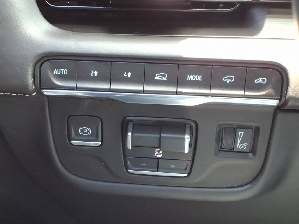 Used 2022 Cadillac Escalade Sport Platinum w/ LPO, ONYX Package AWD/4WD image 49