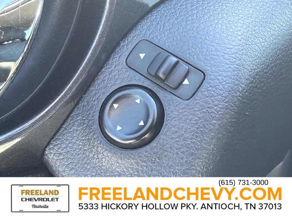 Used 2017 Nissan Rogue SV FWD image 29