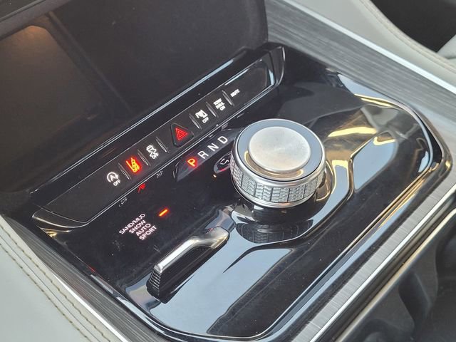 Used 2024 Jeep Wagoneer Series II w/ Flexible Seating Group image 12