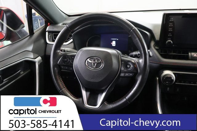 Used 2021 Toyota RAV4 SE w/ Weather & Moonroof Package AWD/4WD image 18