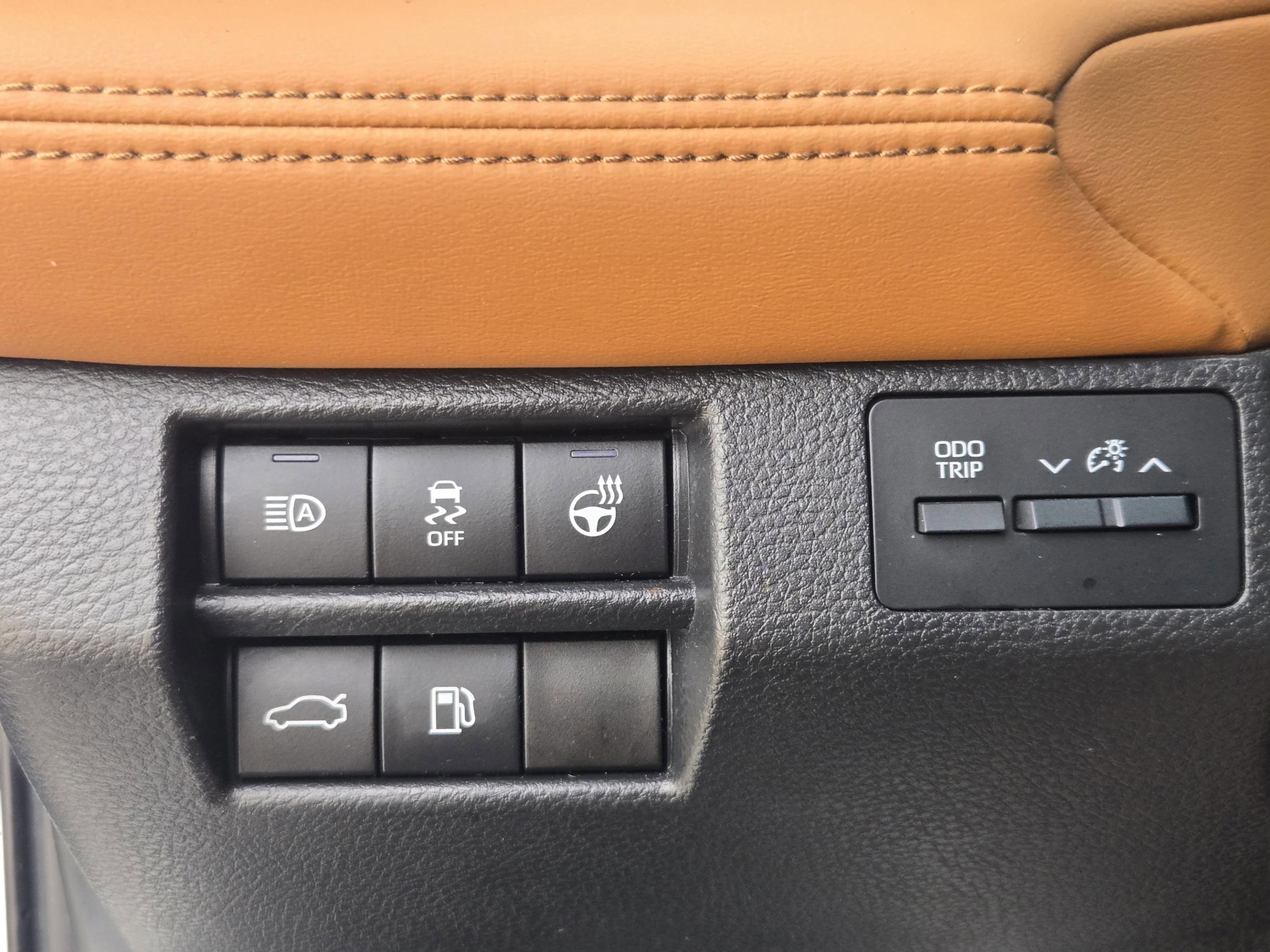 Used 2022 Toyota Avalon Limited image 15