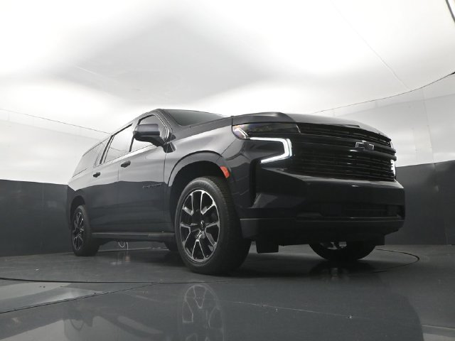 Used 2023 Chevrolet Suburban RST RWD image 35