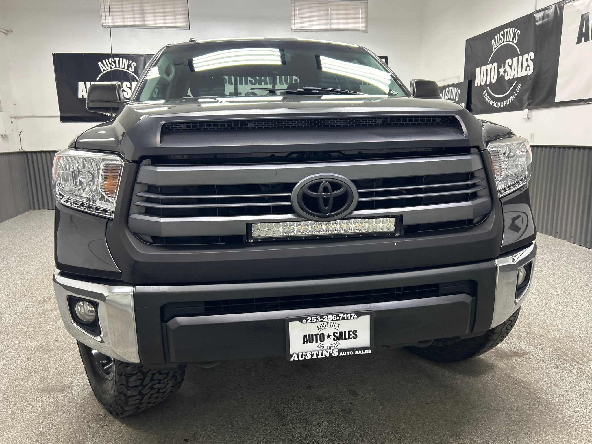 Used 2014 Toyota Tundra SR5 AWD/4WD image 2
