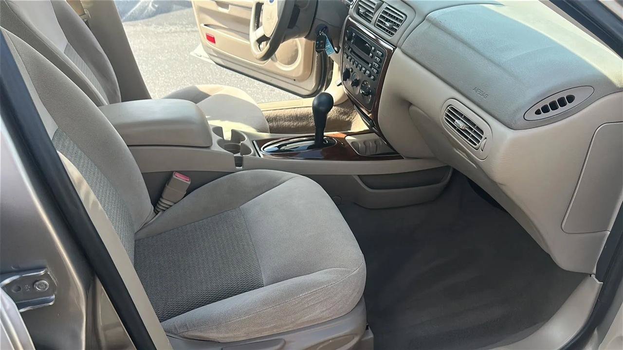 Used 2006 Ford Taurus SEL FWD image 33