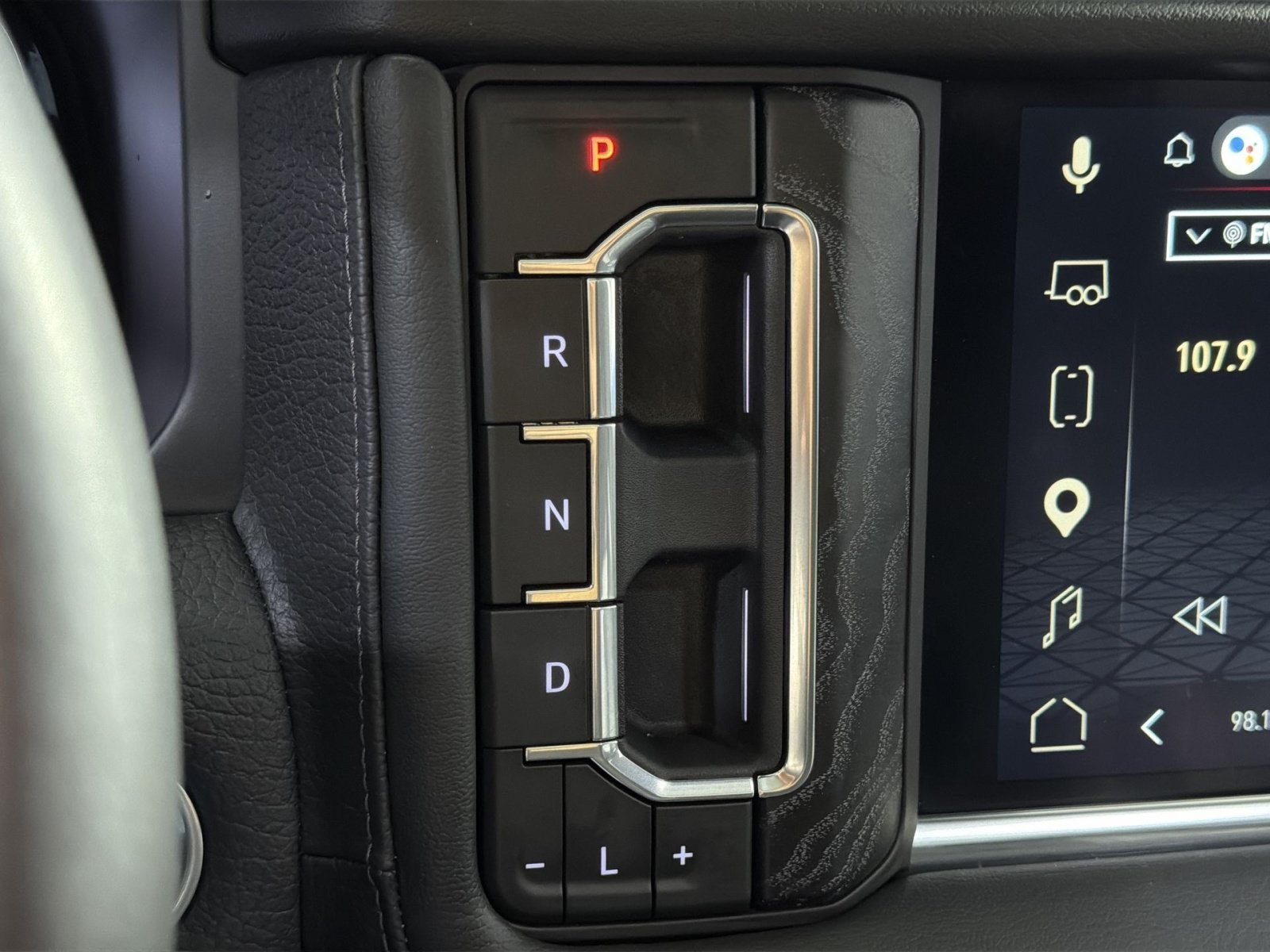 Used 2024 GMC Yukon XL Denali w/ Advanced Technology Package AWD/4WD image 22