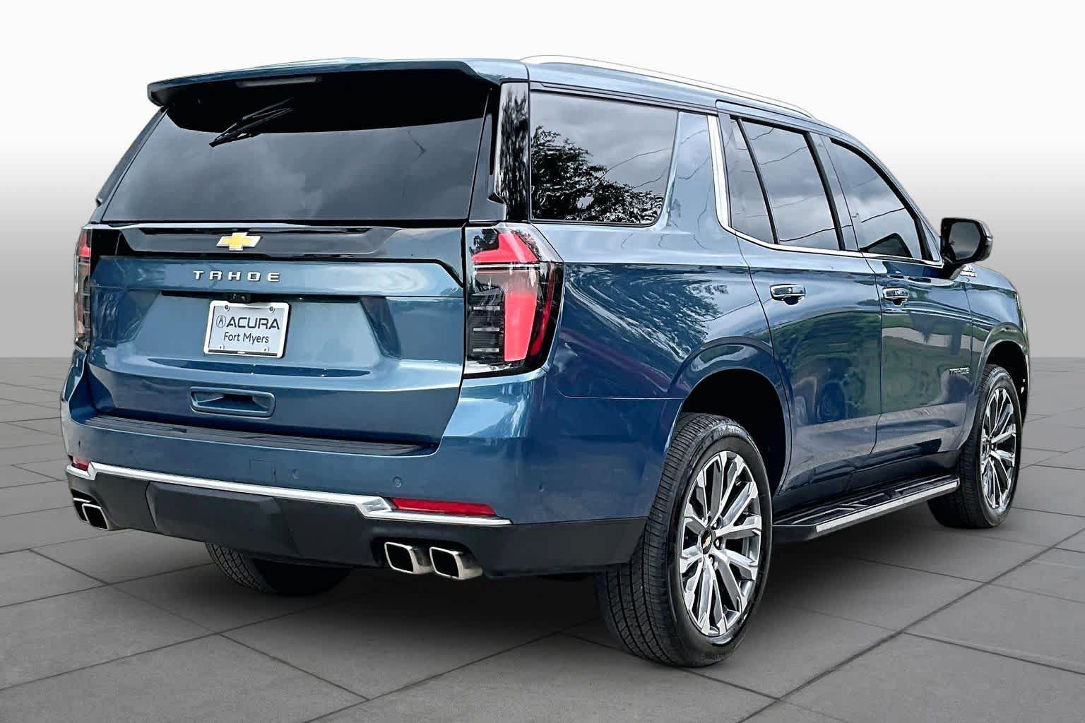 Used 2025 Chevrolet Tahoe High Country AWD/4WD image 13