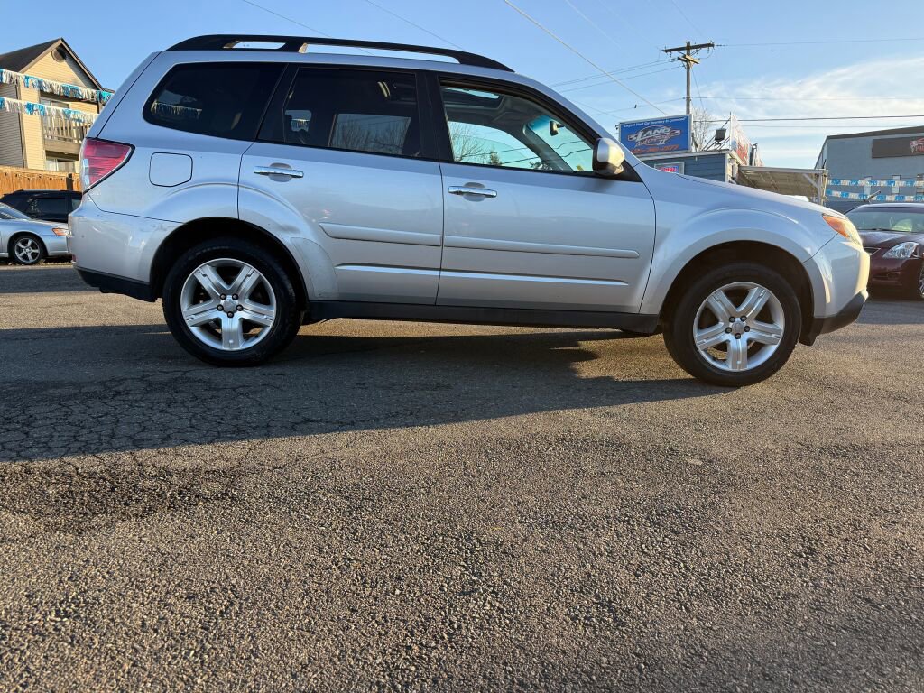 Used 2010 Subaru Forester 2.5X Premium image 6