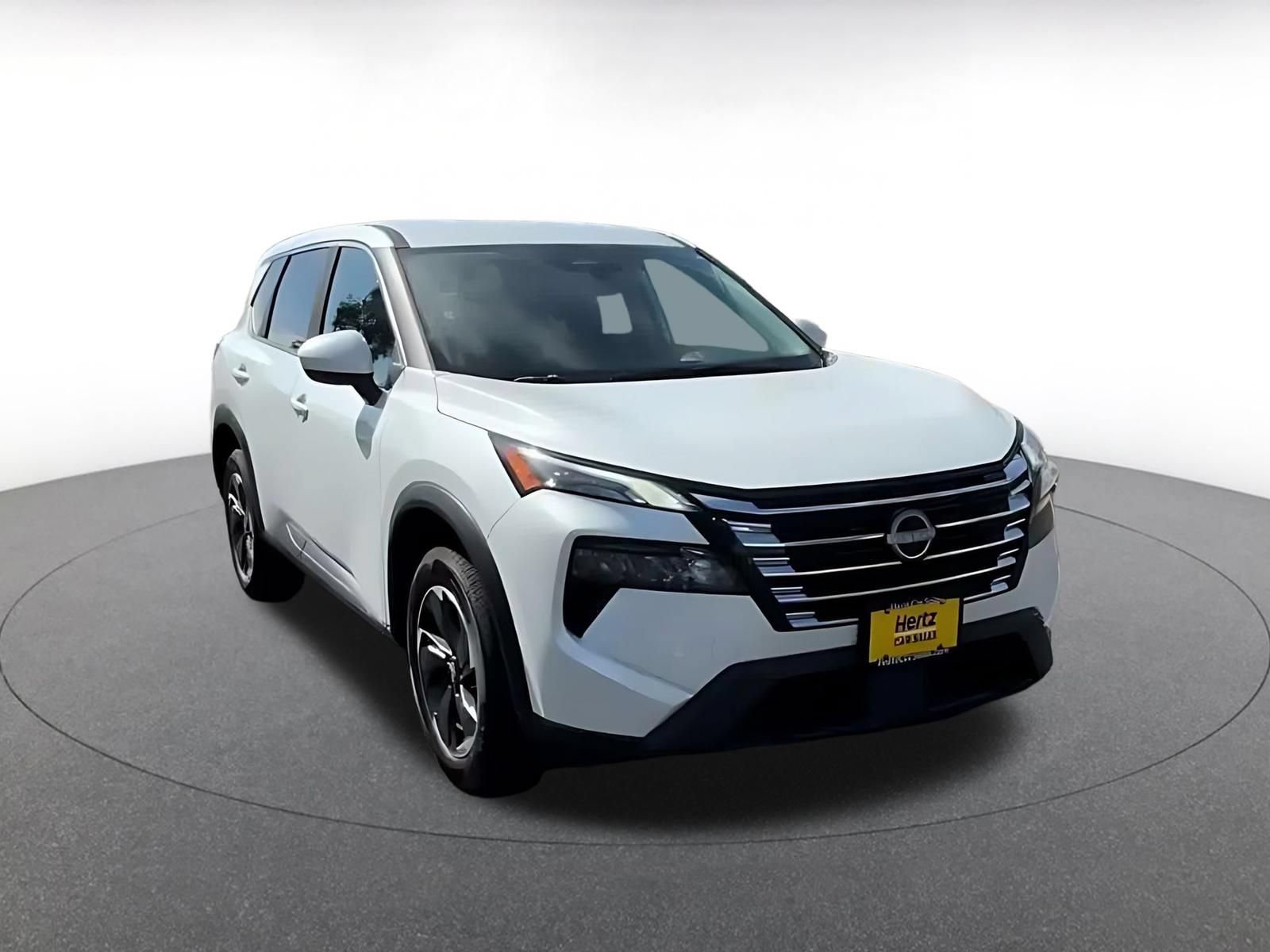Used 2025 Nissan Rogue SV AWD/4WD image 3
