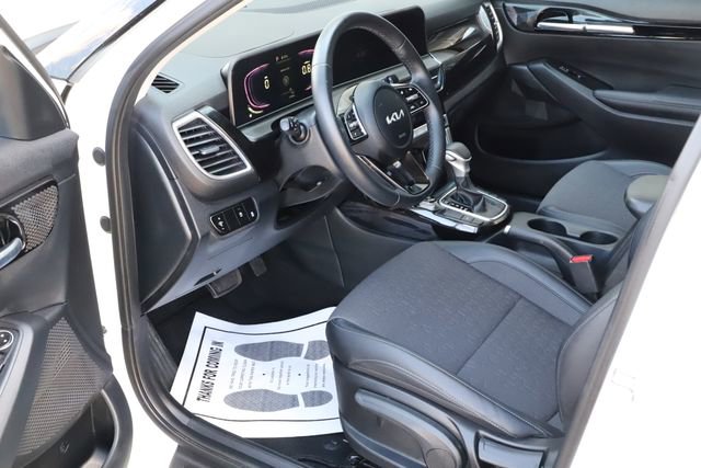 Used 2025 Kia Seltos S FWD image 10