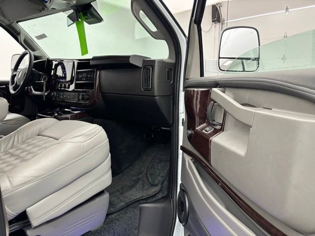 New 2026 GMC Savana 2500 image 20