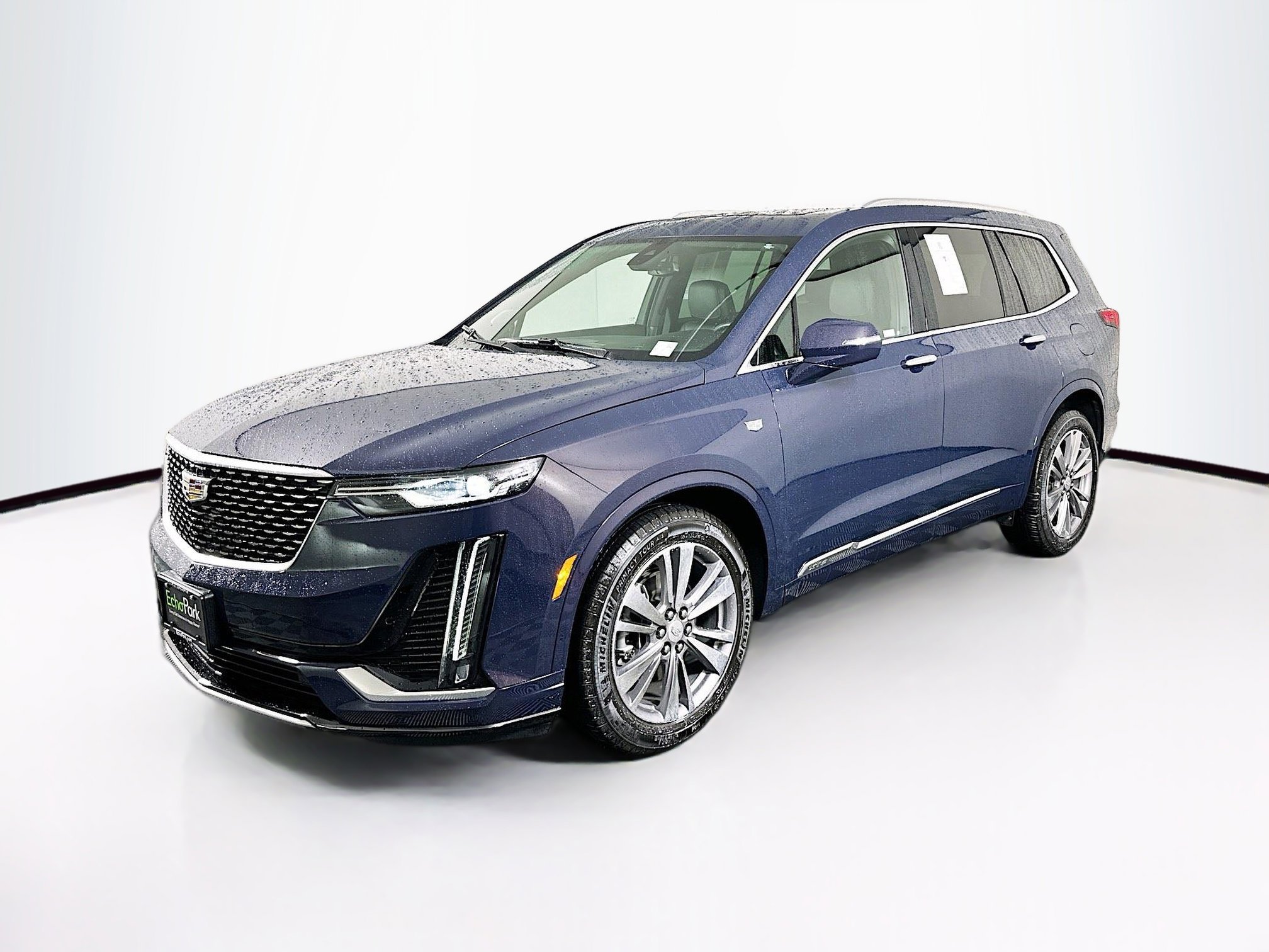 Used 2025 Cadillac XT6 Premium Luxury image 3