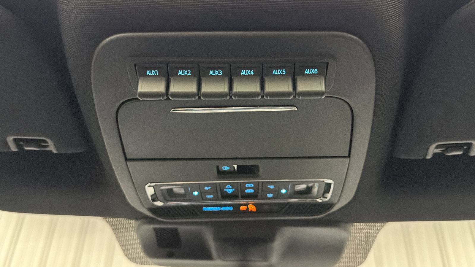 Used 2026 Ford F450 Platinum w/ FX4 Off-Road Package AWD/4WD image 22