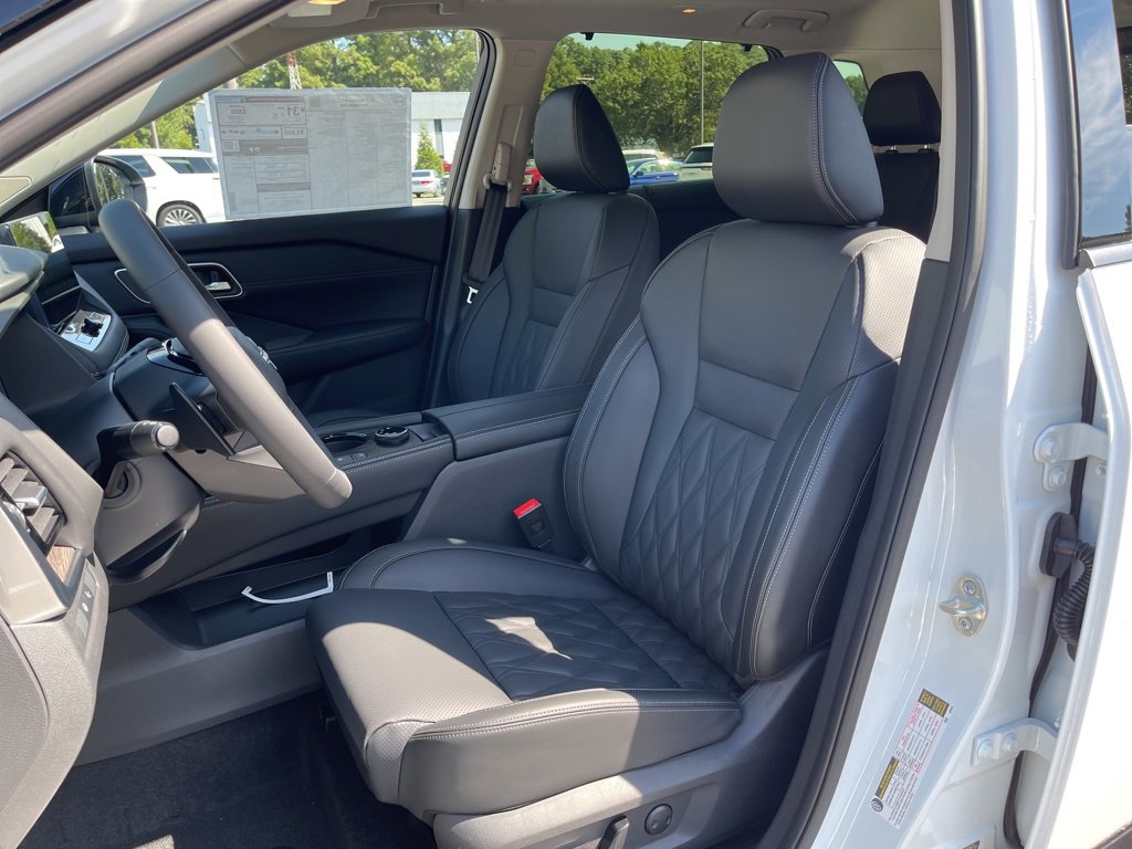 New 2026 Nissan Rogue Platinum image 17