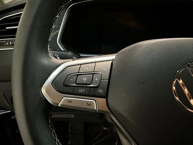 Certified 2022 Volkswagen Tiguan SE image 18